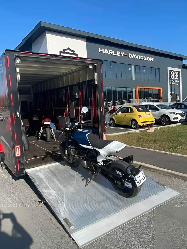 Transport de motos et scooters, toutes distances.