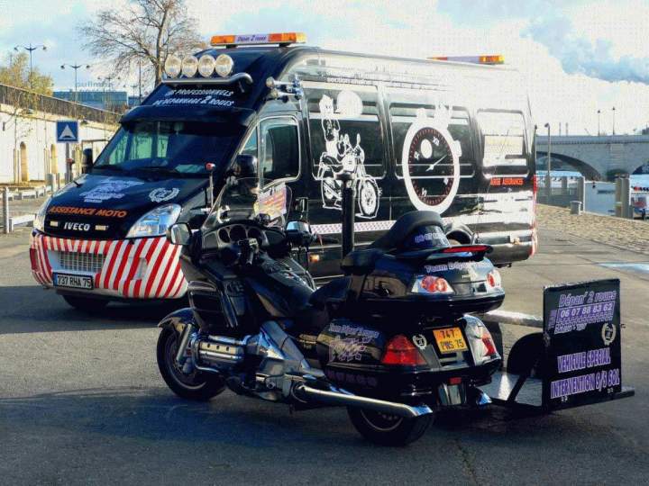 Découvrez l'histoire et les valeurs de Team Dépan' 2 Roues.